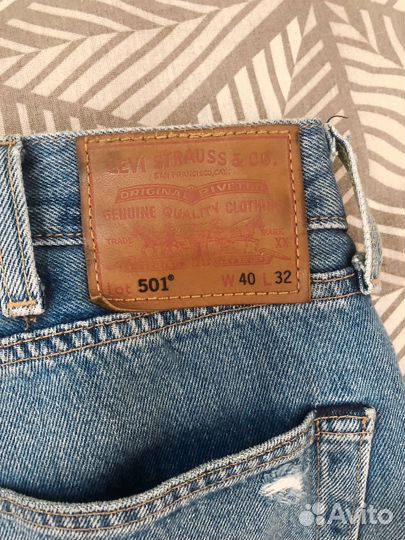 Джинсы бренда levi's