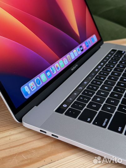 Самый последний и самый мощный MacBook Pro 15