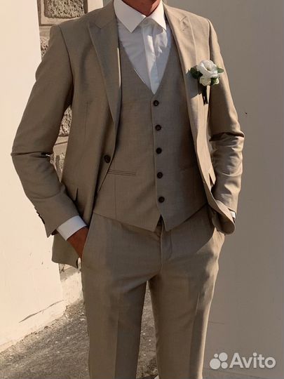 Свадебный костюм