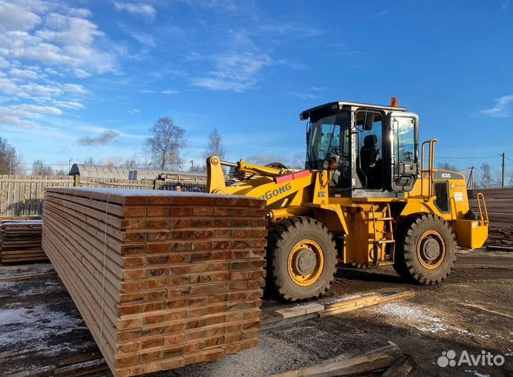 Сосна профилированный брус хвоя