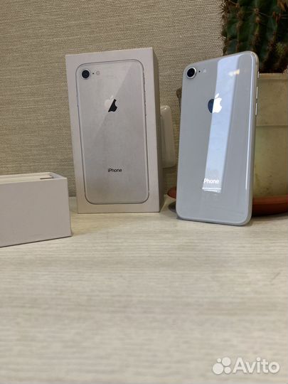 iPhone 8, 64 ГБ