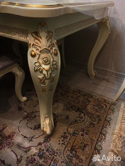 Обеденный стол и стулья (комплект) б/у