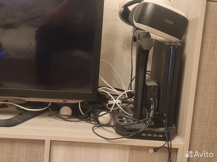Sony playstation 4 pro 1tb + VR +2 Movе