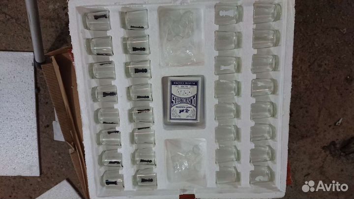 Набор шахматиста, рюмок