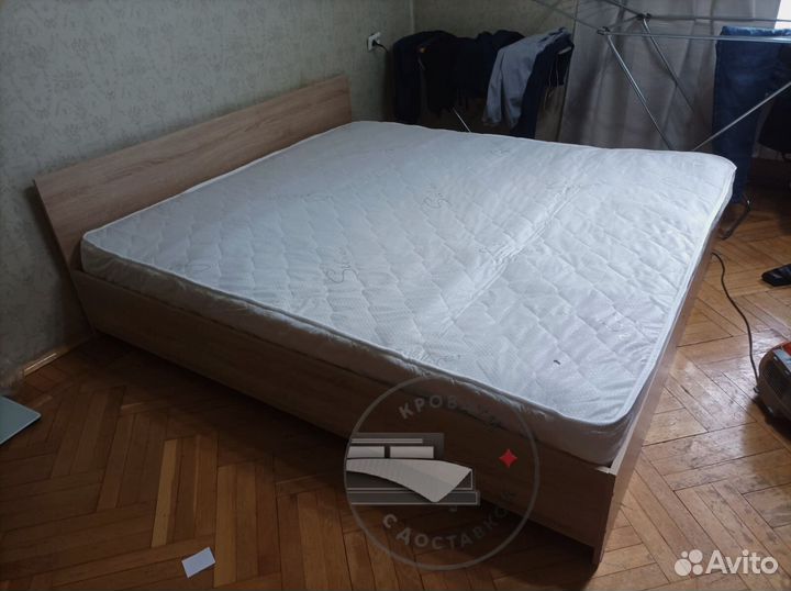 Кровать двуспальная