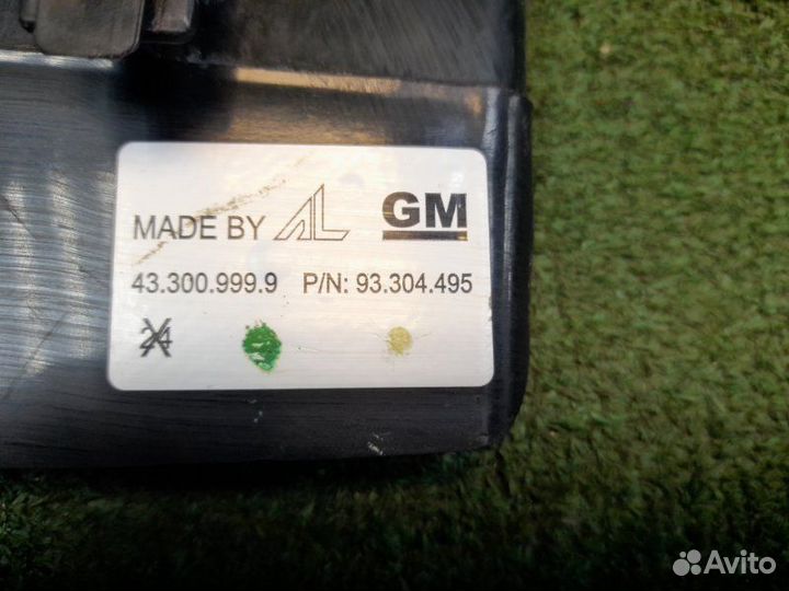 Фонарь задний (стоп сигнал) Opel Astra H 2004-2014