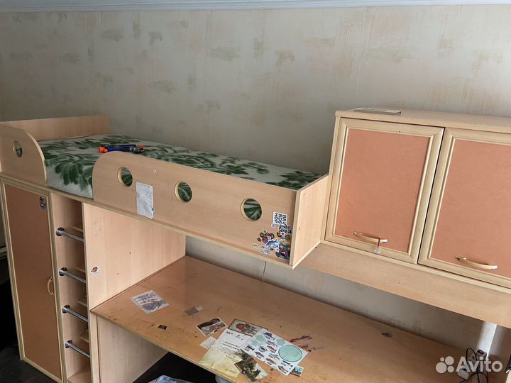 Детская двухярусная кровать