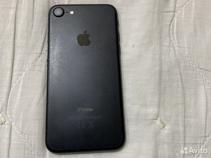 Телефон iPhone 7