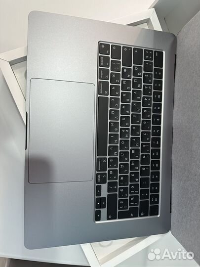 Apple macbook Air 15-inch