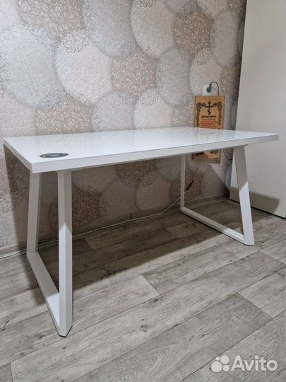 Стол обеденный