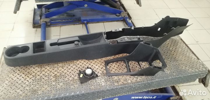 Центральный тоннель Skoda Rapib