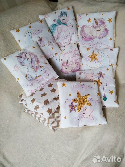 Бортик- подушки в детскую кроватку с принтом