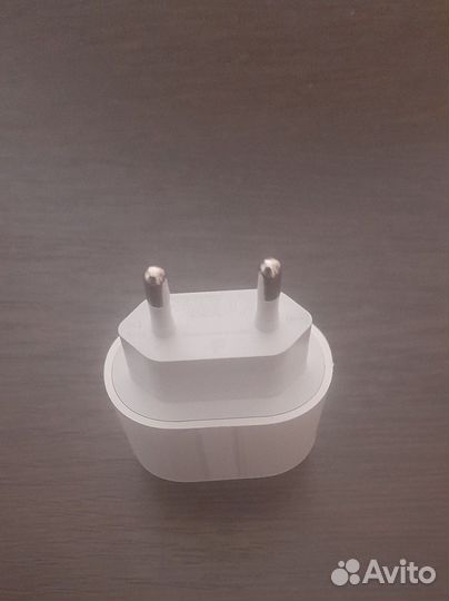 Блок быстрой зарядки iPhone