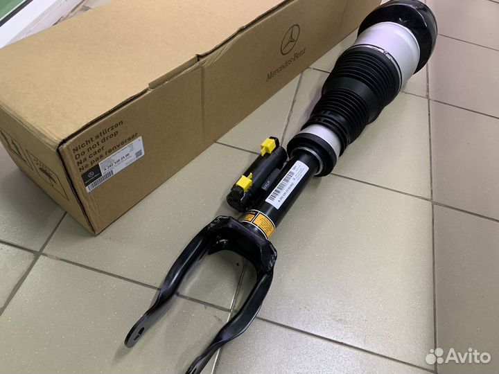 Пневмостойка передняя левая Mercedes GLE C292 W166