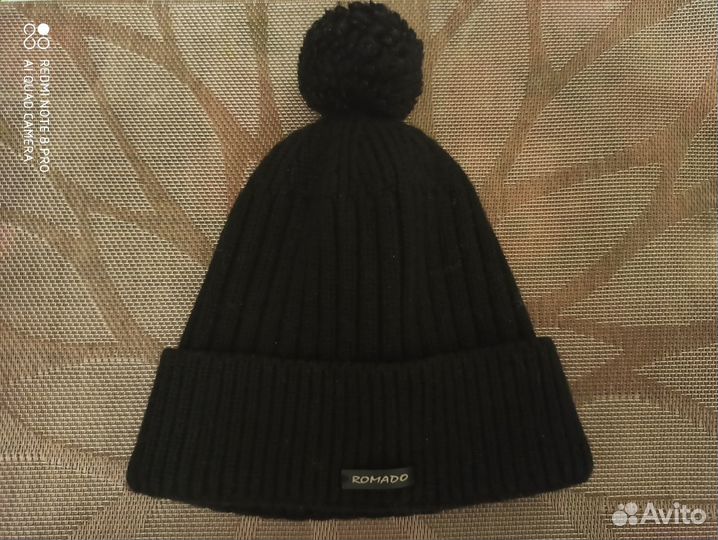 Продам шапки детские