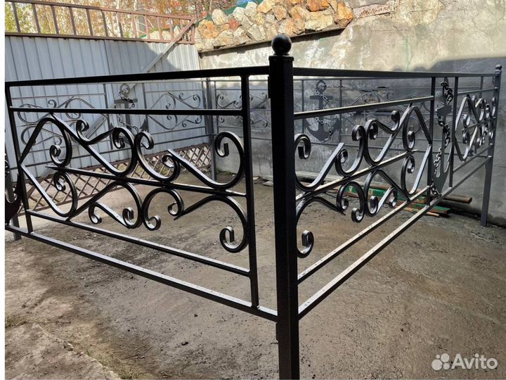 Оградки на могилу в наличии и на заказ