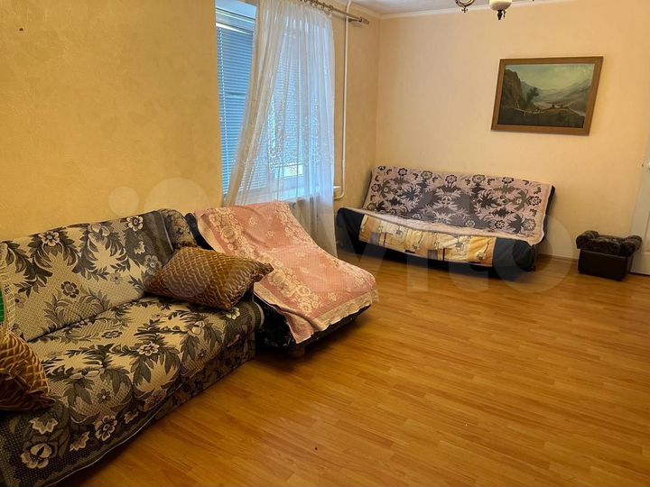 2-к. квартира, 57 м², 8/12 эт.