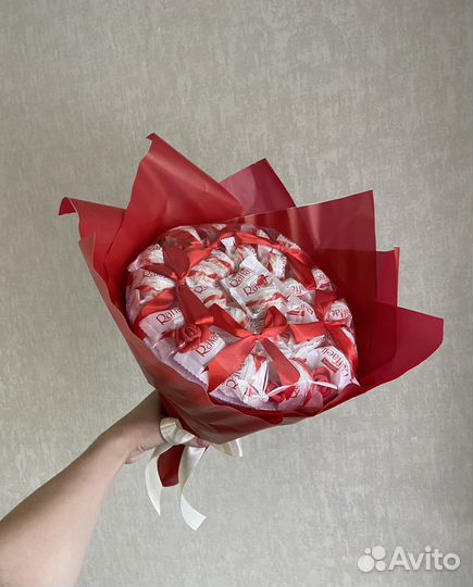 Сладкий букет из конфет Раффаэлло