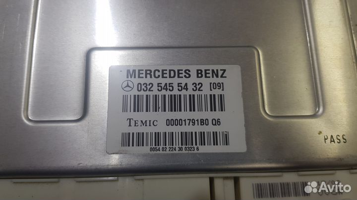 Блок управления подвеской на Mercedes-Benz R230