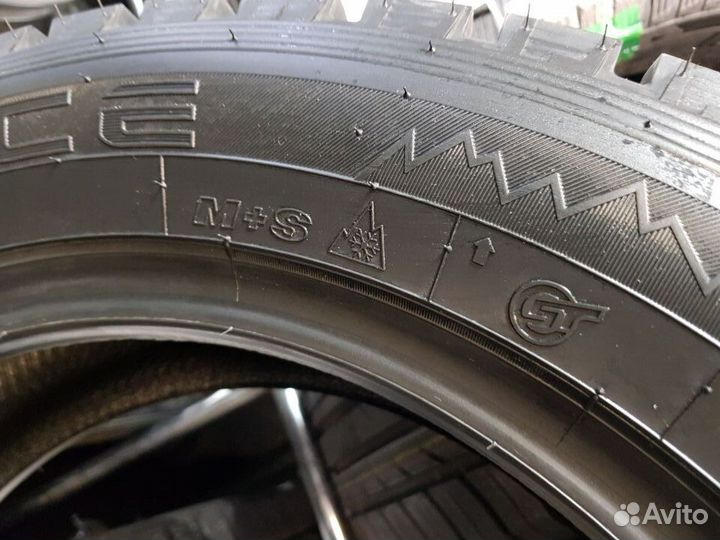 Maxxis SS-01 Presa SUV 215/60 R17 96Q