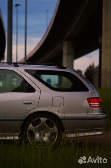 Toyota Mark II Wagon Qualis 2.5 AT, 1998, 400 000 км