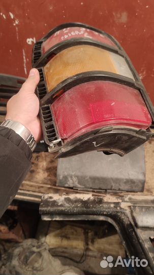 Фонарь задний левый pajero 2