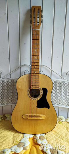 Акустическая гитара