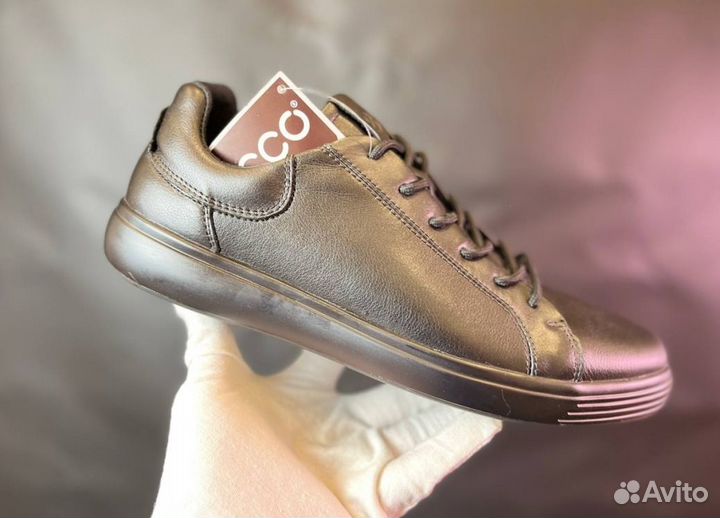 Кроссовки Ecco легкие