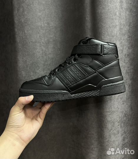 Adidas зимняя обувь 45 размер нов