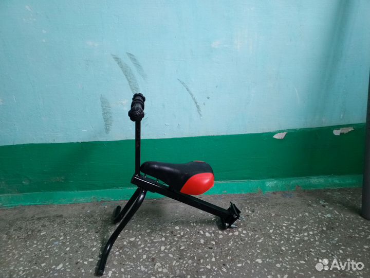 Детское кресло на велосипед переднее