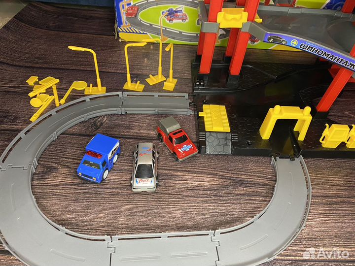 Игровой набор Urban Units «Парковка» + 3 машинки