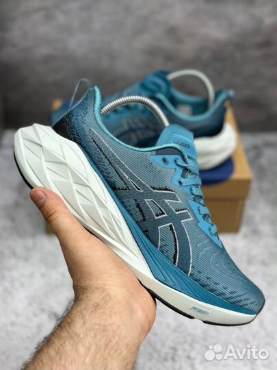 Кроссовки Asics Novablast