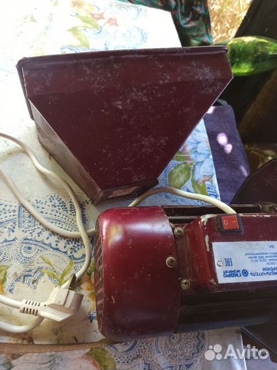 Кормоизмельчитель зубренок 1350 вт