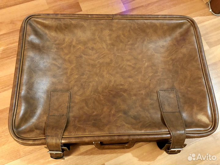 Раритетный кожаный чемодан