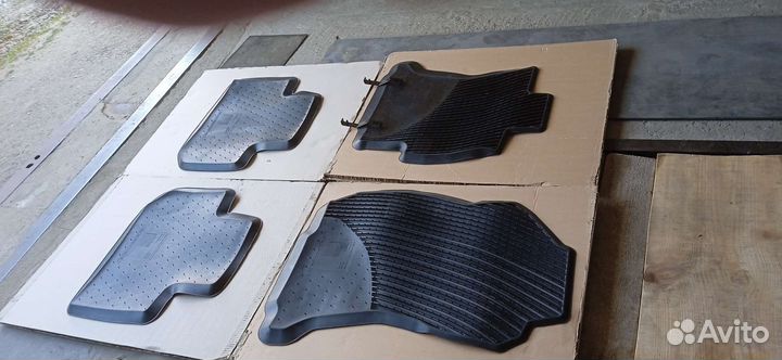 Коврики в салон на Subaru forester