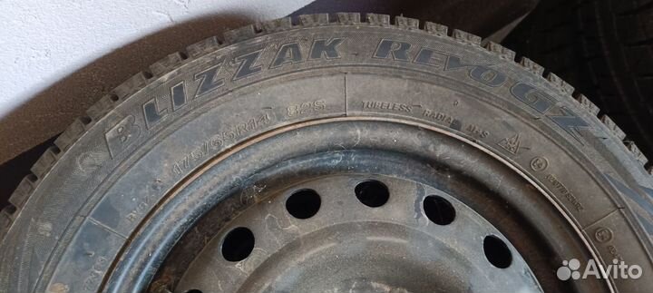 Bridgestone Blizzak Revo GZ 175/65 R14 с дисками н