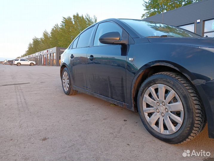 Chevrolet Cruze 1.6 МТ, 2010, 264 000 км