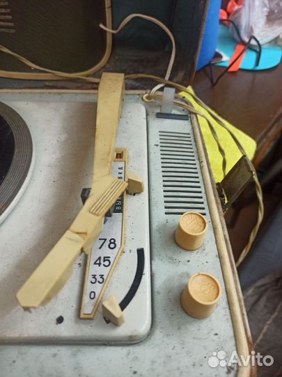 Патефон/ граммофон