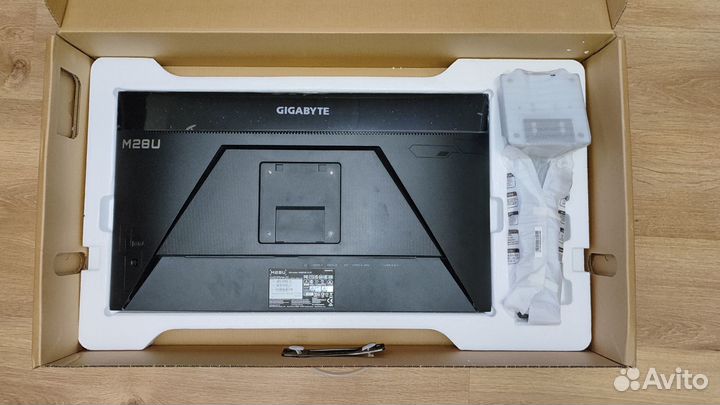 Монитор Gigabyte 28