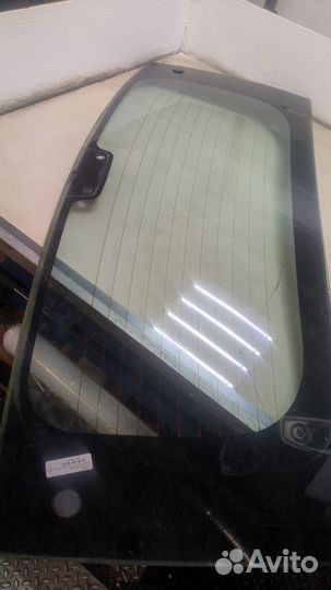 Стекло заднее Jeep Grand Cherokee