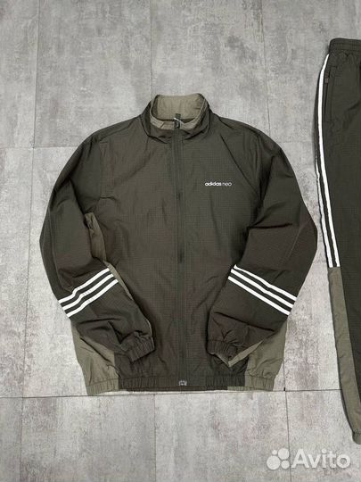 Спортивный костюм adidas