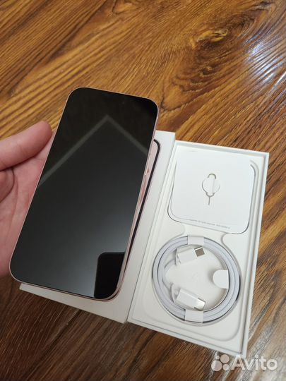 iPhone 15, 256 ГБ