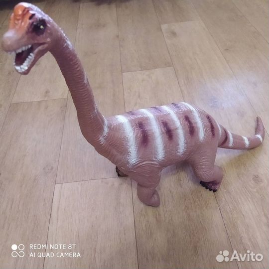 Игрушка динозавр большой