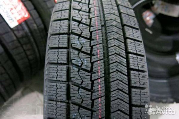 Bridgestone Blizzak VRX 225/50 R17
