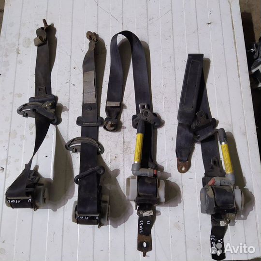 Ремень безопасности задний Nissan Maxima 32 седан