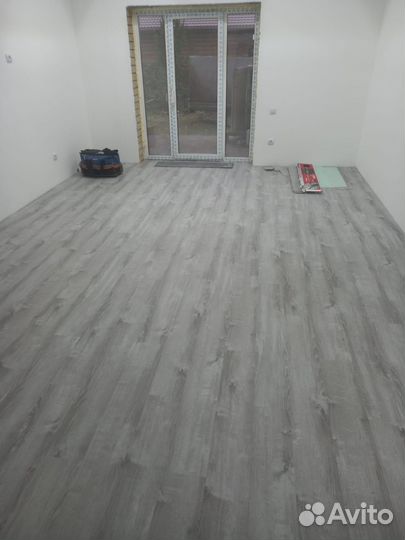 Укладка ламината и кварцвинила