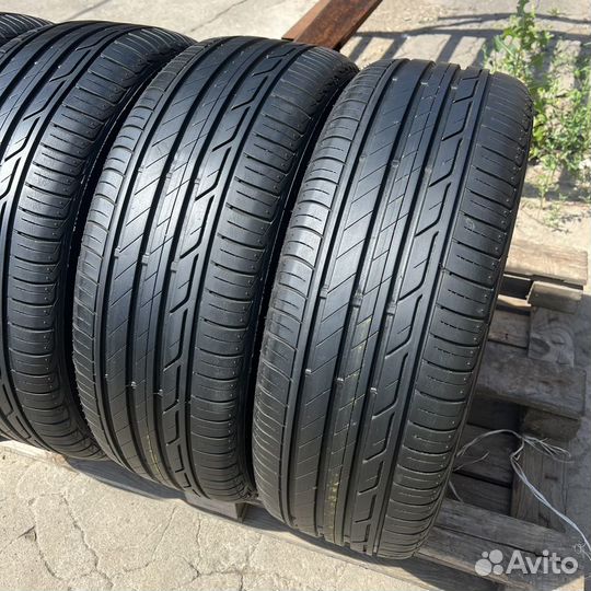 Bridgestone Turanza T001 215/60 R16