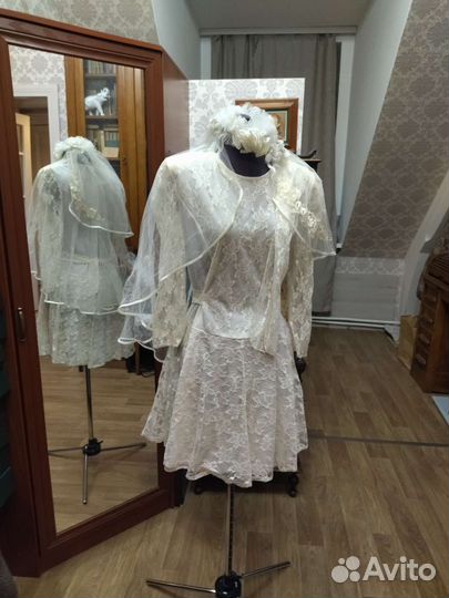Свадебное платье и фата винтажные