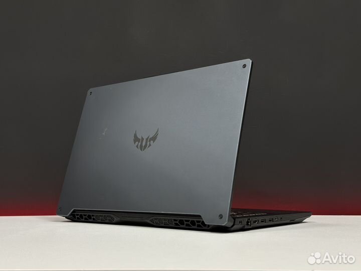 Игровой Asus TUF 17.3