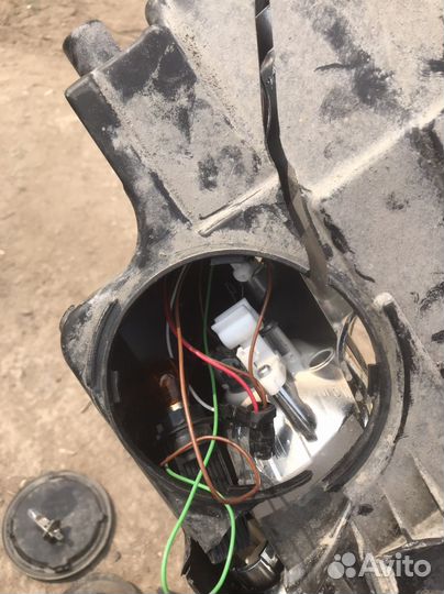 Фара правая Ford Fiesta в разбор